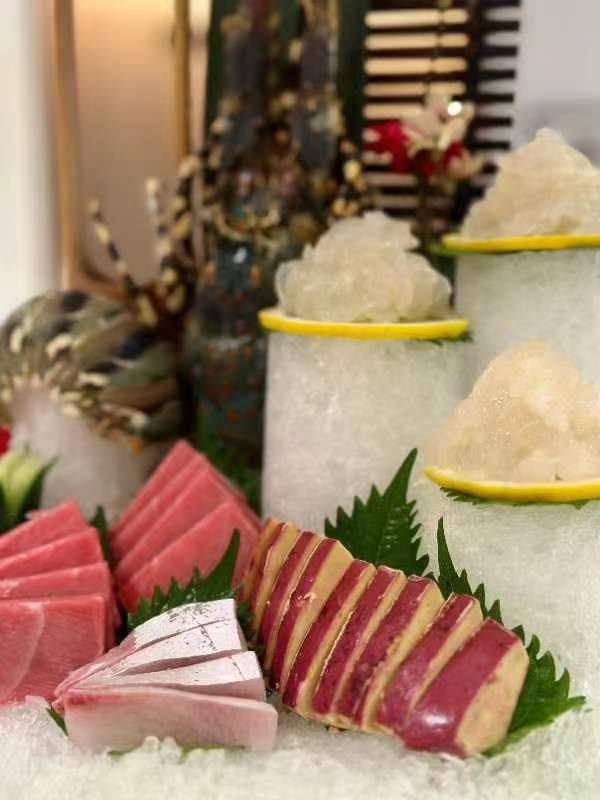 金枪鱼刺身拼鹅肝